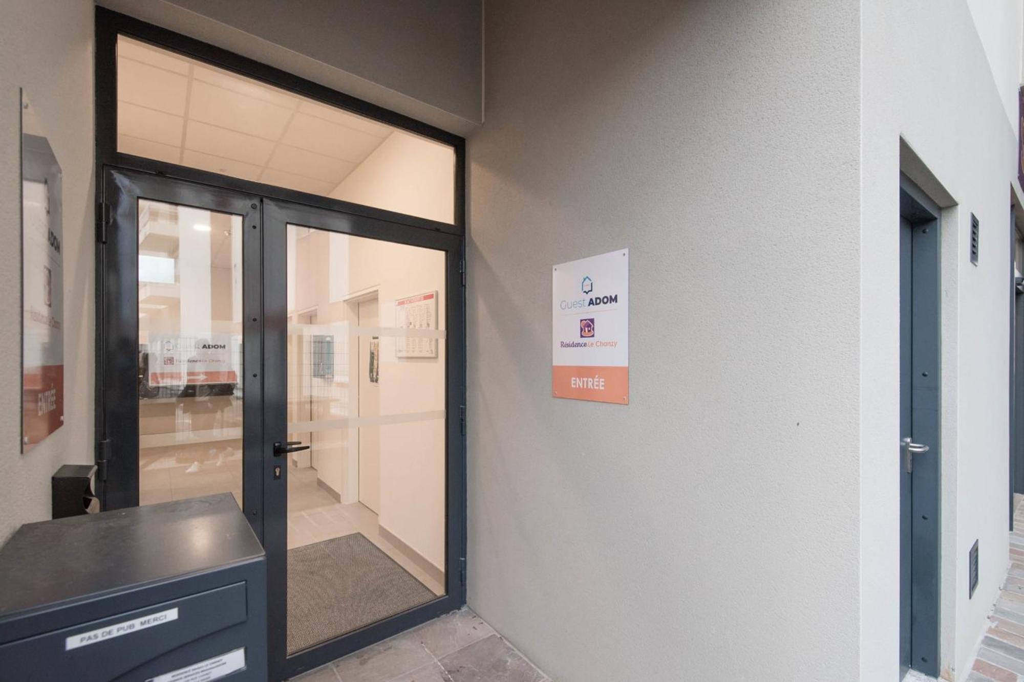 Pierrick - Studio Wifi Et Gare Apartamento Le Mans Exterior foto